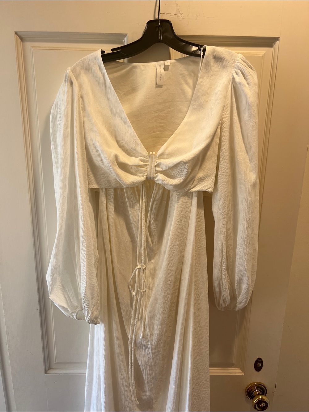 White Long Sleeve V-Neck Maxi Dress